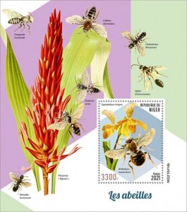 Niger - 2021 Bees and Flowers - Stamp Souvenir Sheet - NIG210414b