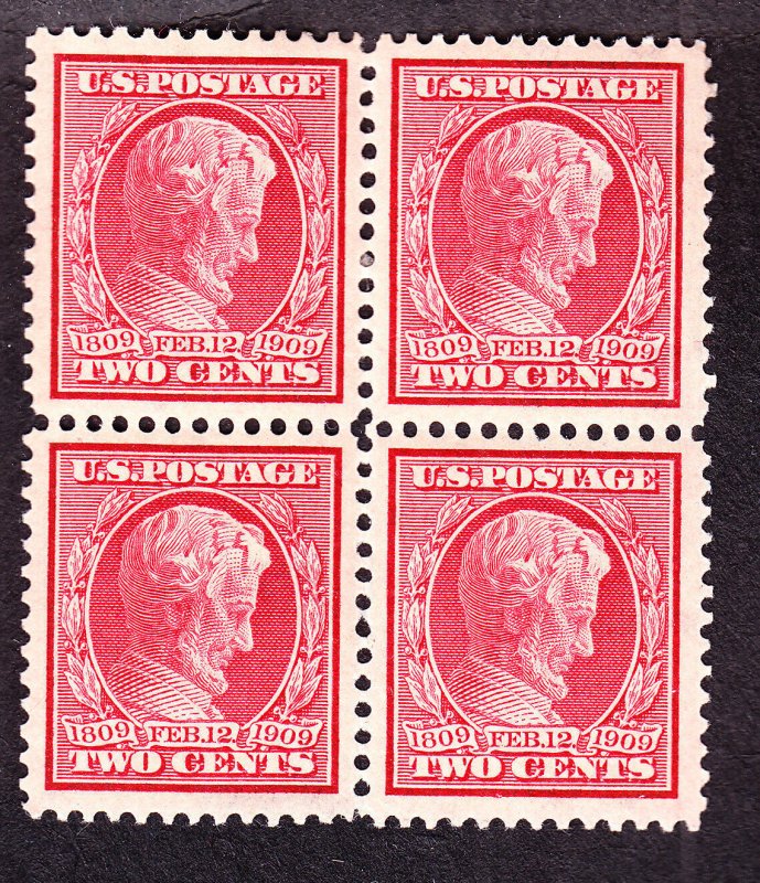 US 367 2c Lincoln Mint Block of 4 VF-XF H/NH