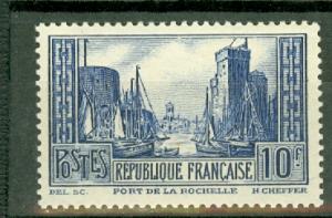 France 252 mint CV $70