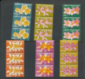 PAPUA NEW GUINEA 2005 Flowers Strips MNH 18 Stamps (PAP110A)