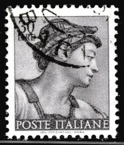 Italy 819 - used