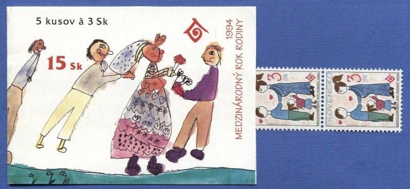 R786 -  SLOVAKIA 1994  Int'l Year of the Family, Complete Booklet