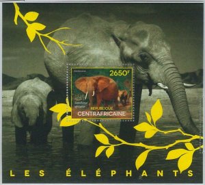 877 - CENTRAL AFRICAN R. -  ERROR MISSPERF sheet 2013 -  Elephant ANIMALS