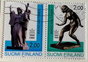 Finland #935a VF/XF used pair, CDS.