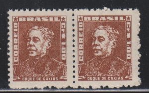 Brazil, 1cr Duke of Caxias (SC# 795) MNH PAIR