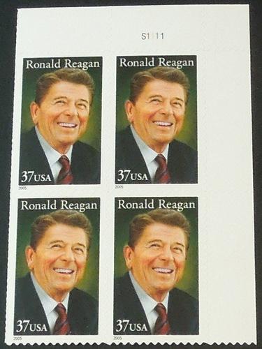 2005 37c Ronald Reagan Scott 3897 PB U/R Mint NH