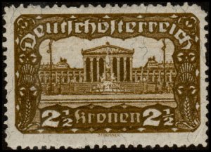Austria 220 - Mint-H - 2 1/2k Parliament Building (1920) (cv $0.55)
