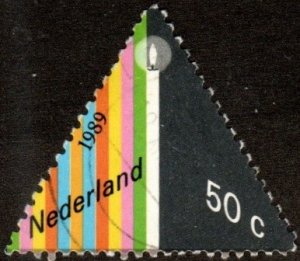 Netherlands 751 - Used - 50c Striped Pyramid (1989)