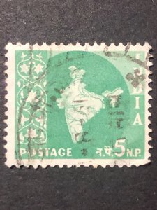 India postage, stamp mix good perf. Nice colour used stamp hs:5