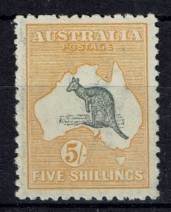 AUSTRALIA SG30 1915 5/= GREY & YELLOW LIGHTLY MTD MINT (d)