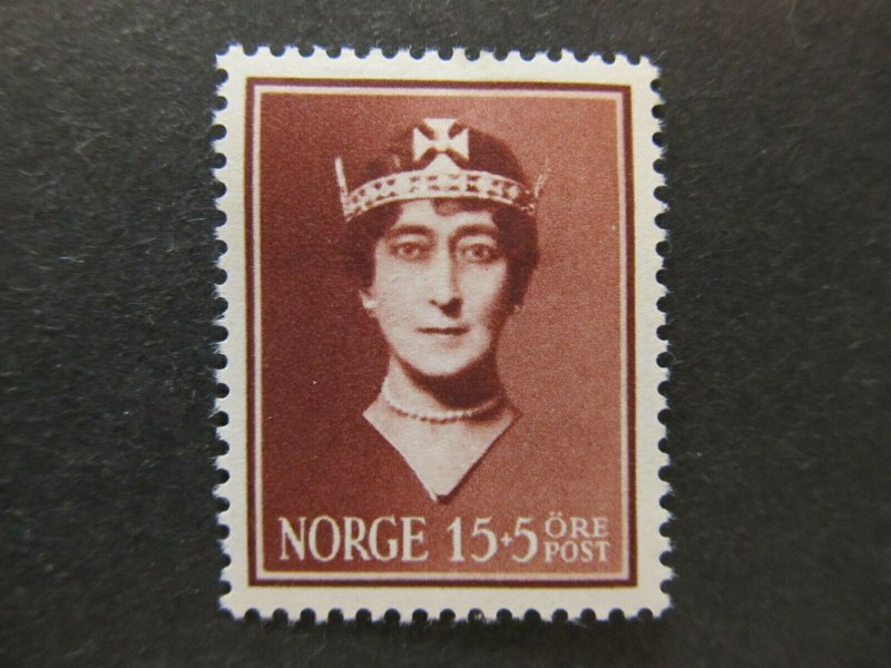 A5P29F86 Norway Semi-Postal Stamp 1939 15o+5o mh*