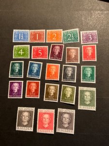 Netherlands Antilles Scott #208-29 never hinged