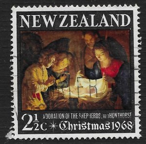 New Zealand #414 2 1/2c Christmas - Adoration of The Holy Child