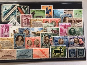 San Marino mounted mint vintage stamps Ref 657745