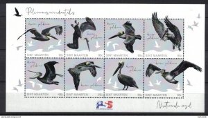 Postage stamps of Netherlands 2022 - St. Maarten Pelican/ Bloemen**