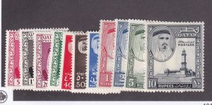 Qatar Scott # 26 - 36 set VF-OG mint lightly hinged nice colors ! see pic !