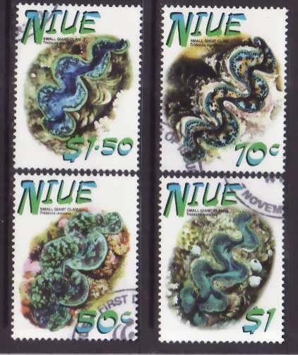 Niue-Sc#769f-i- id5-used set-WWF[no emblem]-Marine Life-Clams-2002-