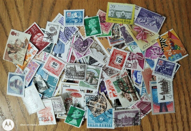 Worldwide stamp accumulation, kiloware ,collection  1000 off paper stamps