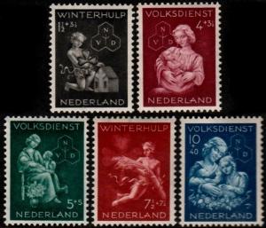 ✔️ NETHERLANDS 1944 - WWII FAMINE WINTER HELP - SC. B149/B153 ** MNH [NL0423]