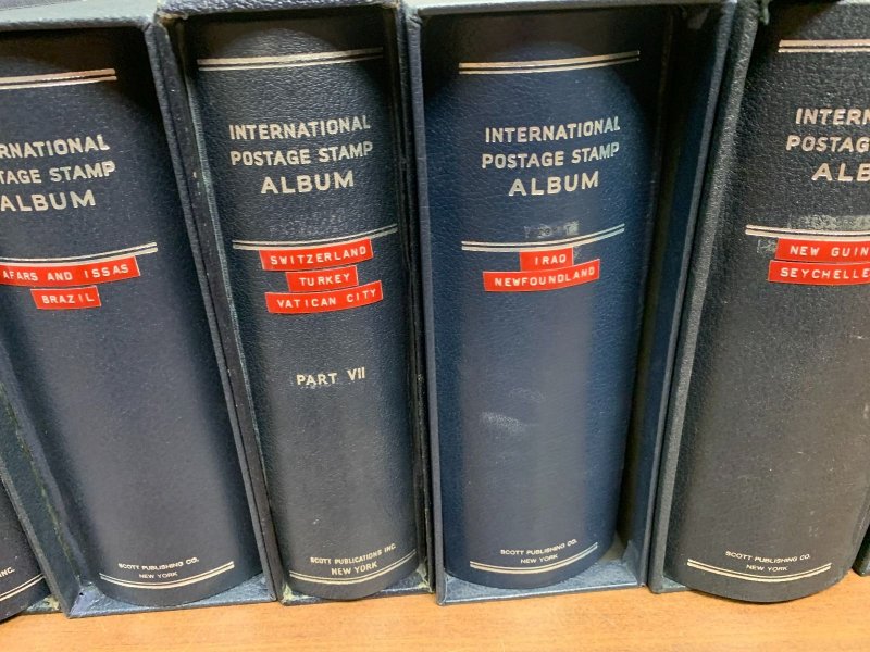 WORLDWIDE COLLECTION IN 27 SCOTT INTERNATIONAL VOLUMES W/SLIPCASES – 423719