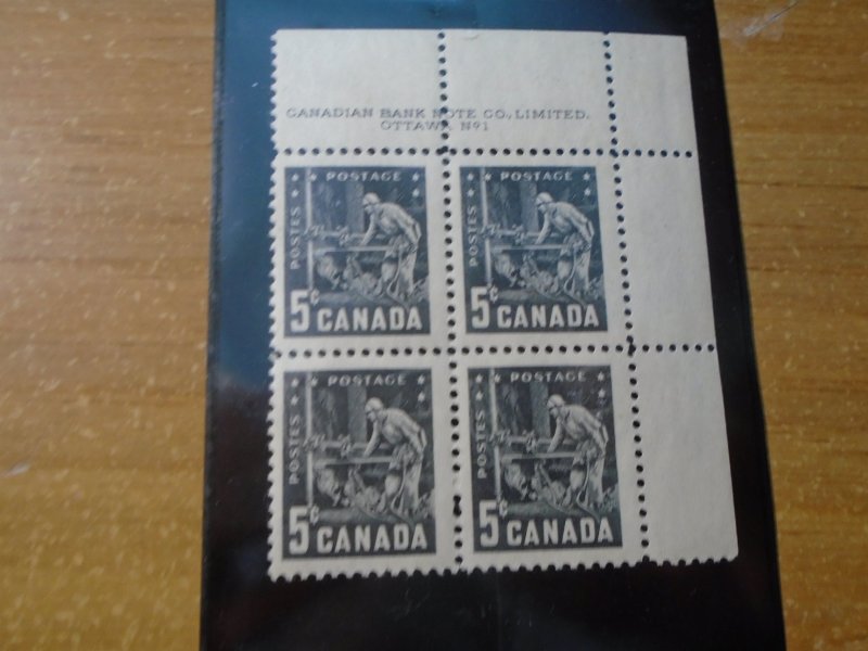 Canada  #  373  UR  # 1  Plate  Block