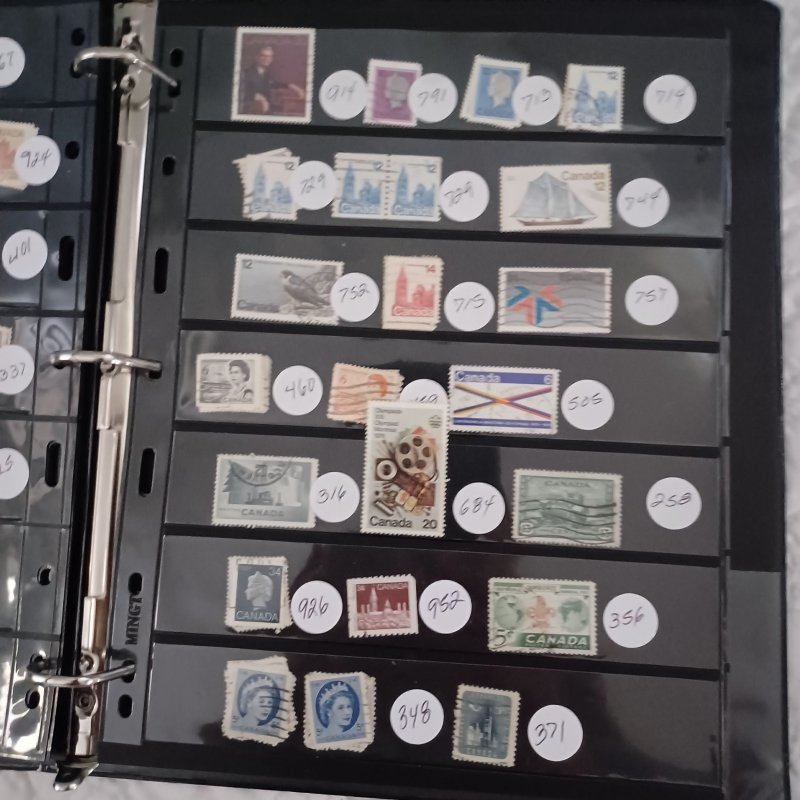 Canada small collection (335 items)