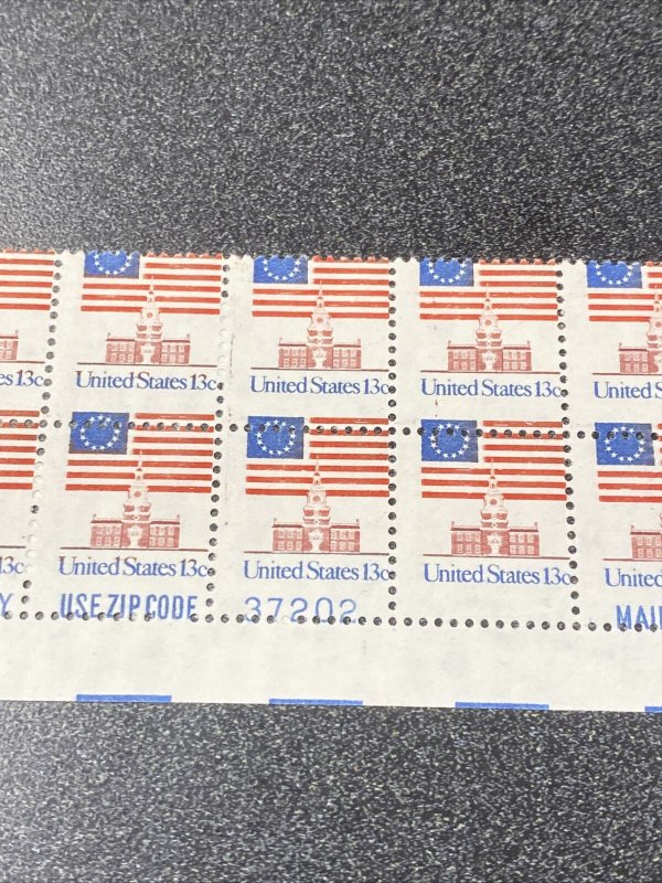 EFO: US 1622 Flag Over Independence Hall Plate Block Of 20 - Very Cool Item