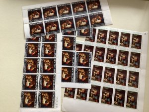 New Zealand 140 low value Christmas stamps with hinge remains Ref R50197