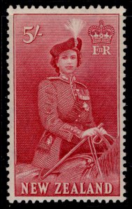 NEW ZEALAND QEII SG735, 5s carmine, LH MINT. Cat £32.