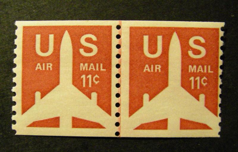 Scott C82, 11c Jet Airliner, Line Pair, MNH Airmail Beauty