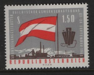 AUSTRIA 707  MINT HINGED