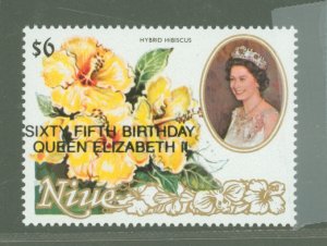 Niue #595  Single (Flowers) (Queen)