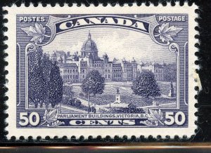 Canada #226 Mint Hinge.