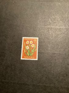 Stamps Macao 376 hinged