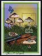 Maldive Islands 2001 (?) Fungi perf souvenir sheet #2 (Le...