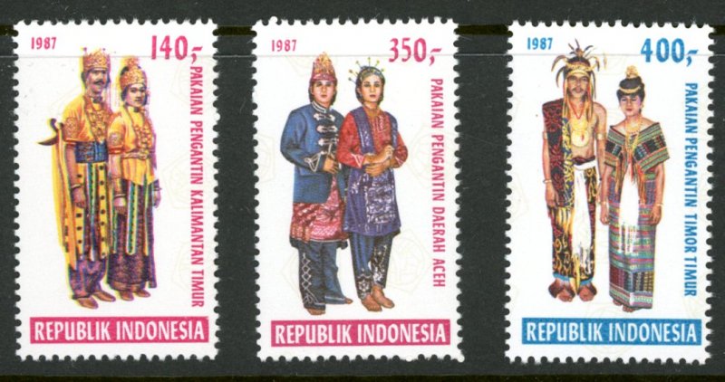 Indonesia 1317-1319 MNH mint National costumes dress      (Inv 001088.)