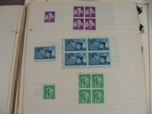 US, 100s of Stamps & a few Covers  mostly hinged on pages