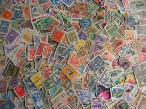 EL SALVADOR scrap pile of 445 old stamps, duplication, mixed condition