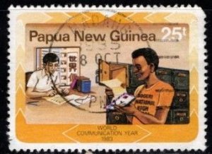 Papua New Guinea - #585 World Communications  -  Used