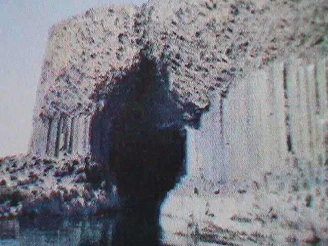 ​STAFFA-SCOTLAND-FAMOUS BEAUTIFUL- FINGALS CAVE--IMPERF :MNH S/S SHEET-VF