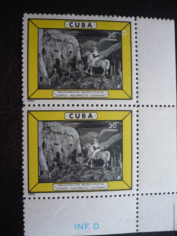 Stamps - Cuba - Scott#933-934 - MNH Set in Pairs with corner selvedge
