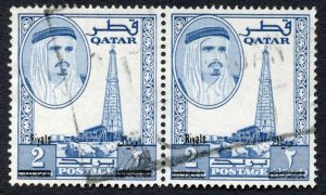 Qatar SG149 1966 2r on 2r blue PAIR Cat 220 pounds 