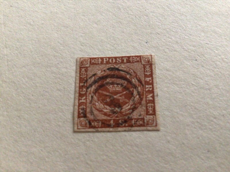 Denmark Royal Emblem 1862 used stamp A10375