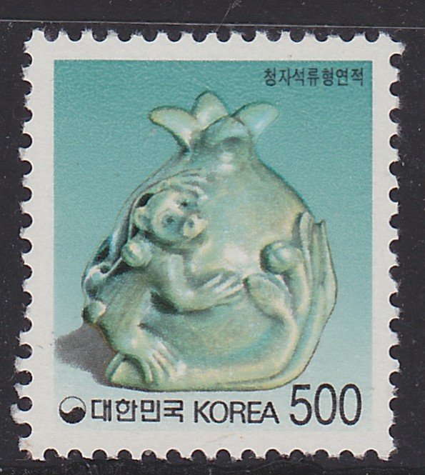 South Korea, MNH Celadon Water Dropper, 500W, Scott 1729