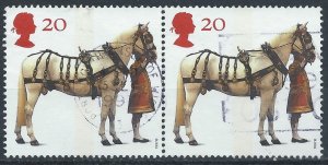 Great Britain 1997 - 20p Queen's Horses - SG1989 used pair