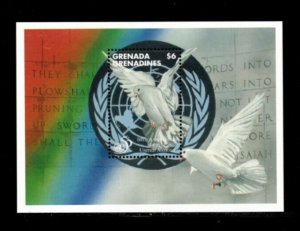 Grenadines 1995 - United Nations - Souvenir Stamp Sheet - Scott #1727 - MNH