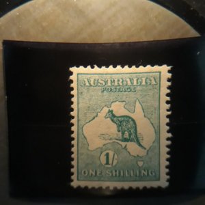 australia  10  1913  1sh blue grn VF  LH