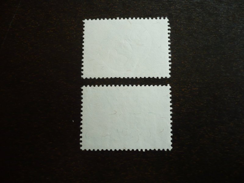 Stamps - Papua New Guinea - Scott# 379, 383 - Used Part Set of 2 Stamps