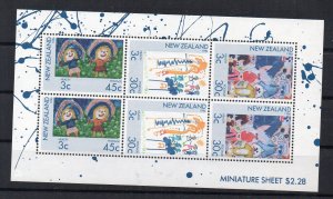 NEW-ZEALAND - 1986 - HEALTH - CHILDREN - STAMPS - M/S -