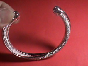 CHINA-BEAUTIFULTWIST NET HOLLOW STYLE BANGLE BRACELET IDEAL FOR GIFT . PLEASE WA